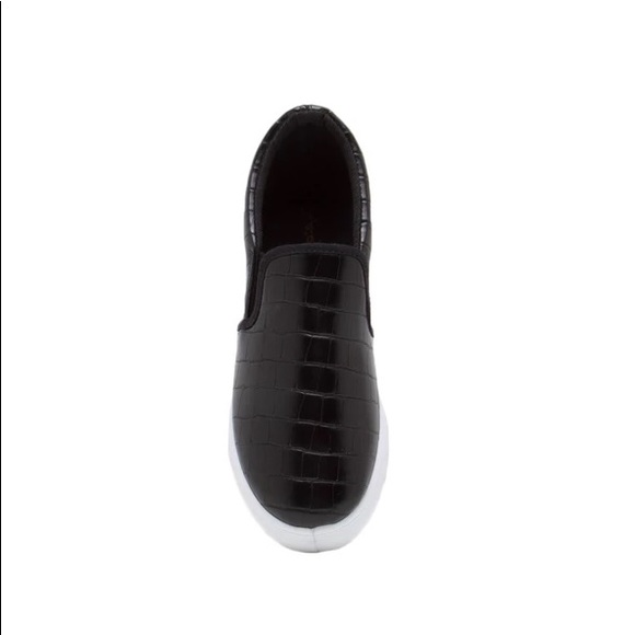 ⚡️CLEARANCE! Vegan Leather Slip On Sneakers - Picture 3 of 5